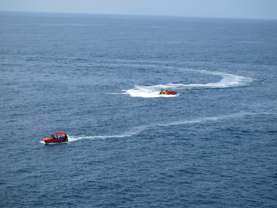 Rafting jeju island sea