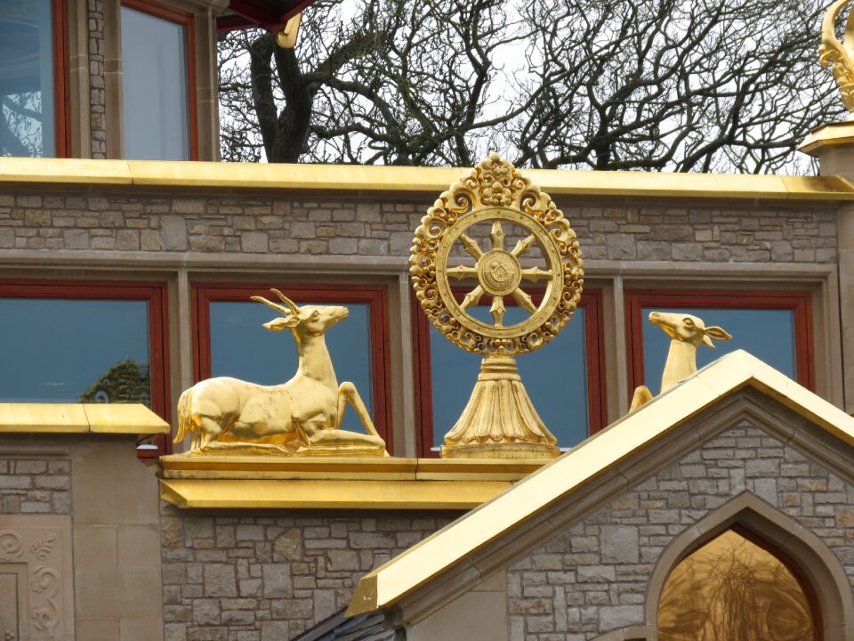 Wheel temple buddhist