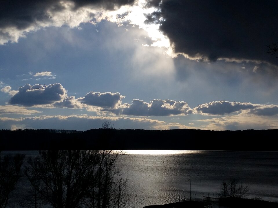 Atmosphere sun clouds