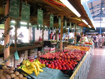 Food bananas peaches
