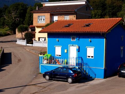 House blue people