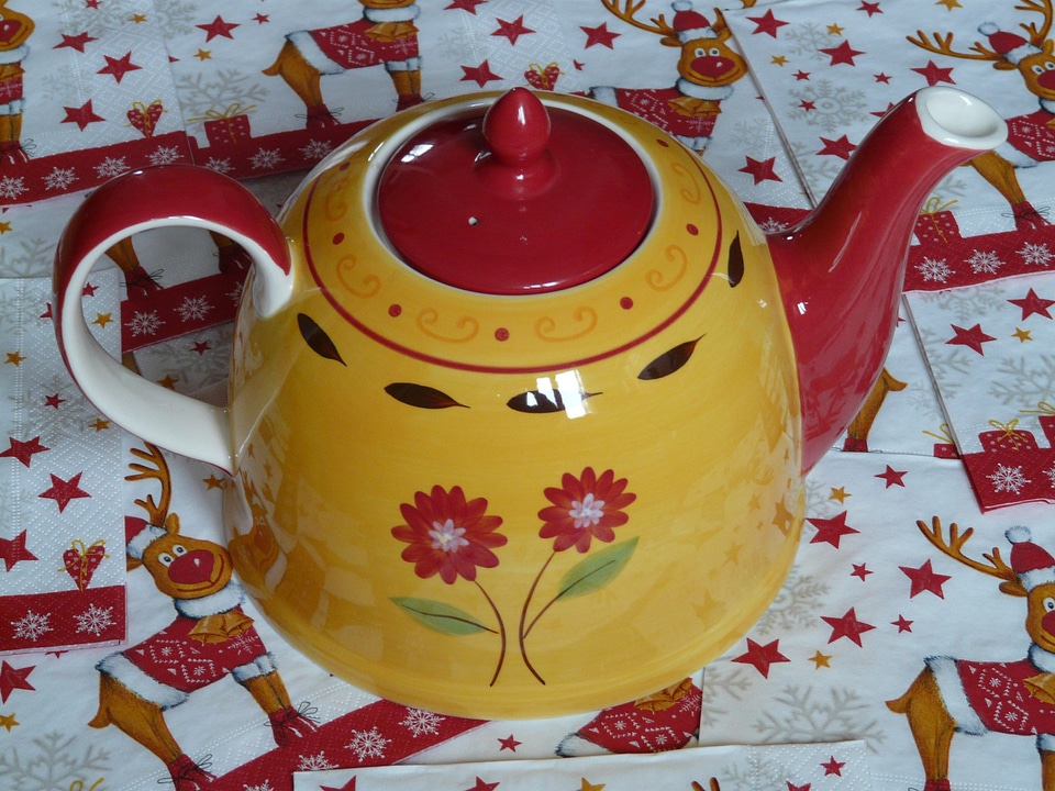 Red lid tee porcelain