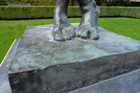 Paris platform cross feet