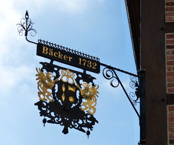 Historic center shield baker