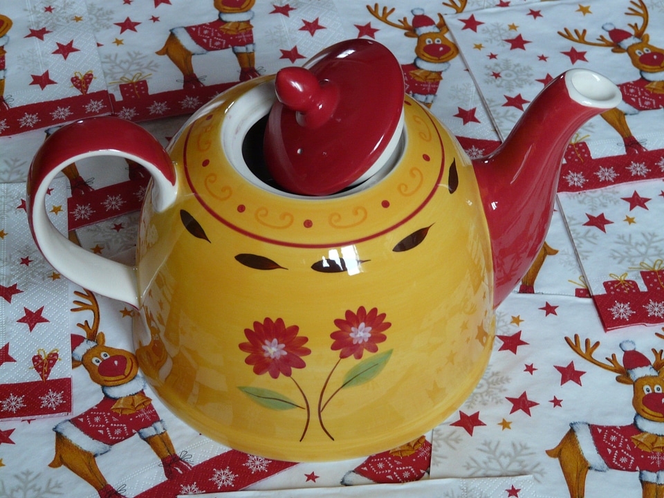 Red lid tee porcelain