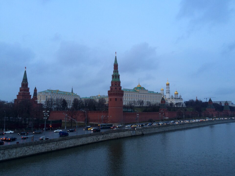Kremlevskaya embankment russia wall