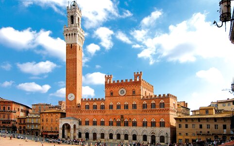 Piazza siena tuscany