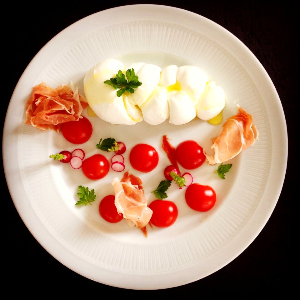 Summer mozzarella serano