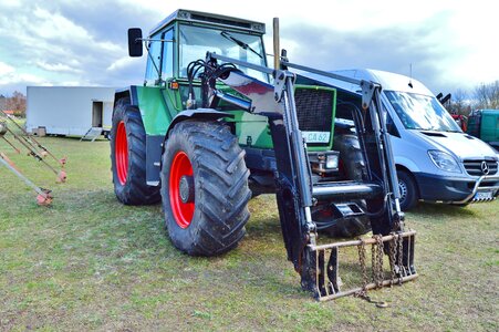 Vehicle work machine technology