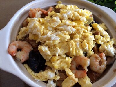 Sauced noodles egg shrimp