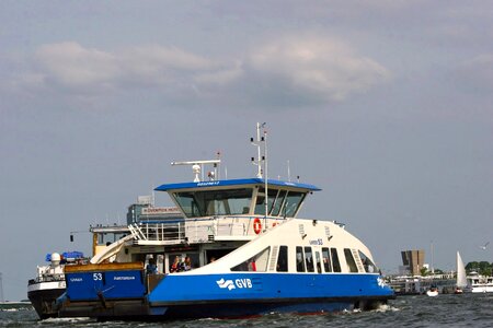 Ij boating public transport