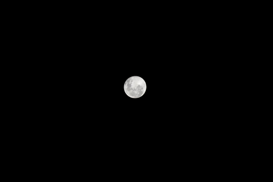 Black background light craters