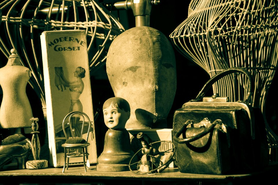 Flea market marché aux puches paris