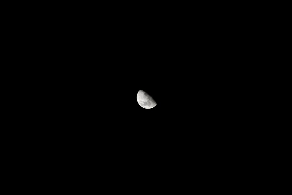 Black background light craters