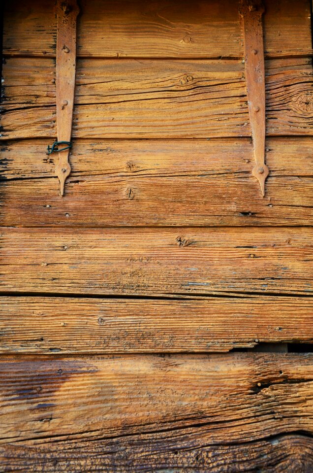 Weathered board grain