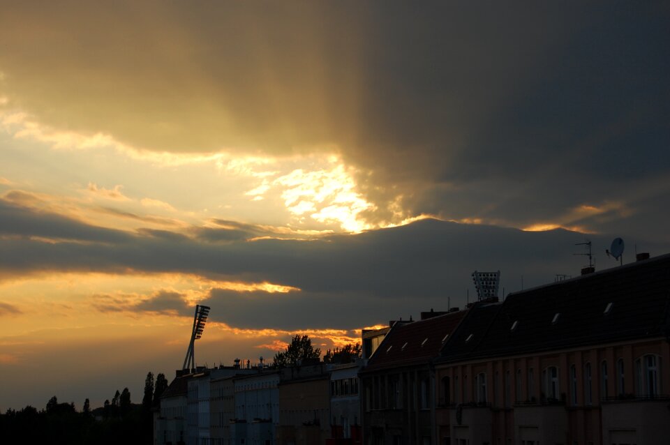 Sun cloudburst city