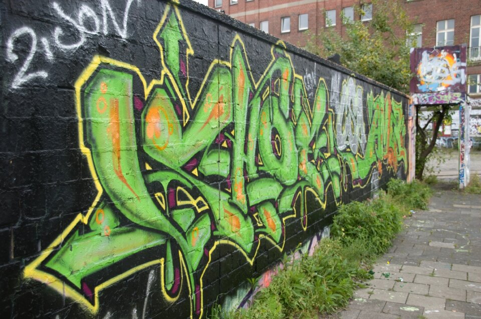 Wall sprayer facade