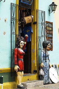 Figures building city