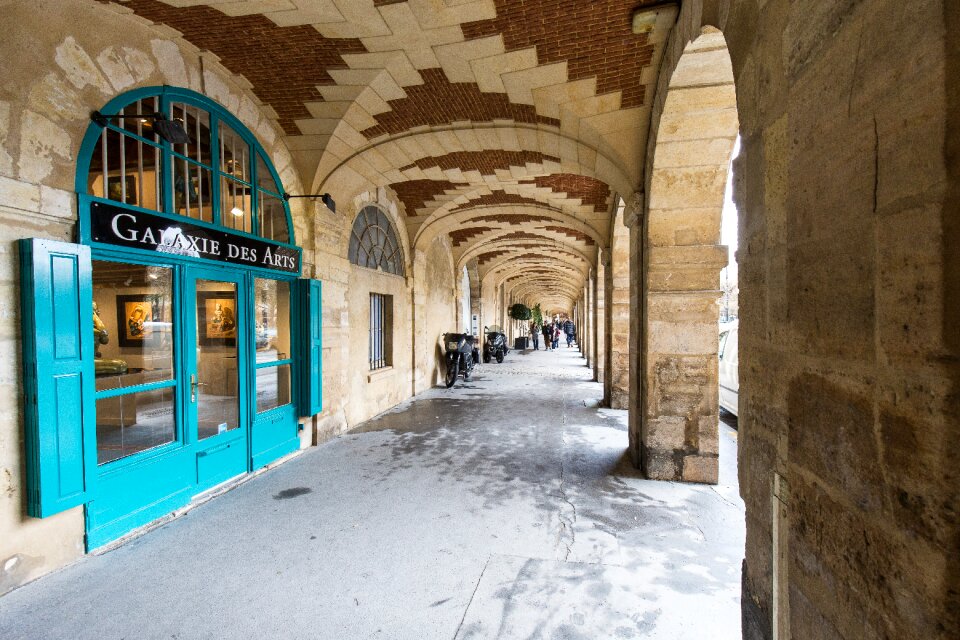 Corridor place blue