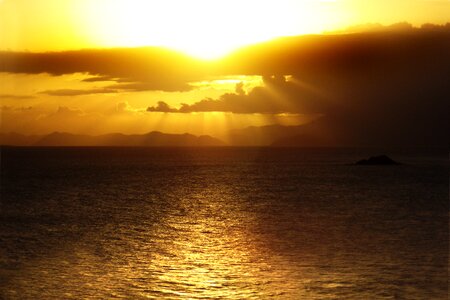Sunset rays of rol clouds