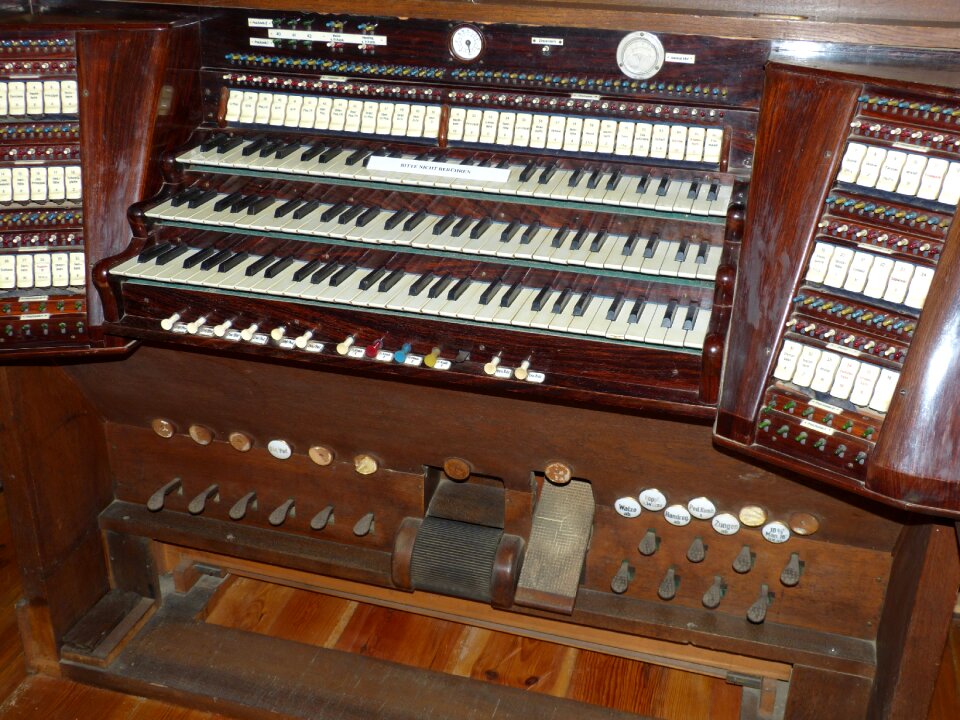 Music church organ keyboard instrument