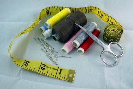 Scissors needle pin