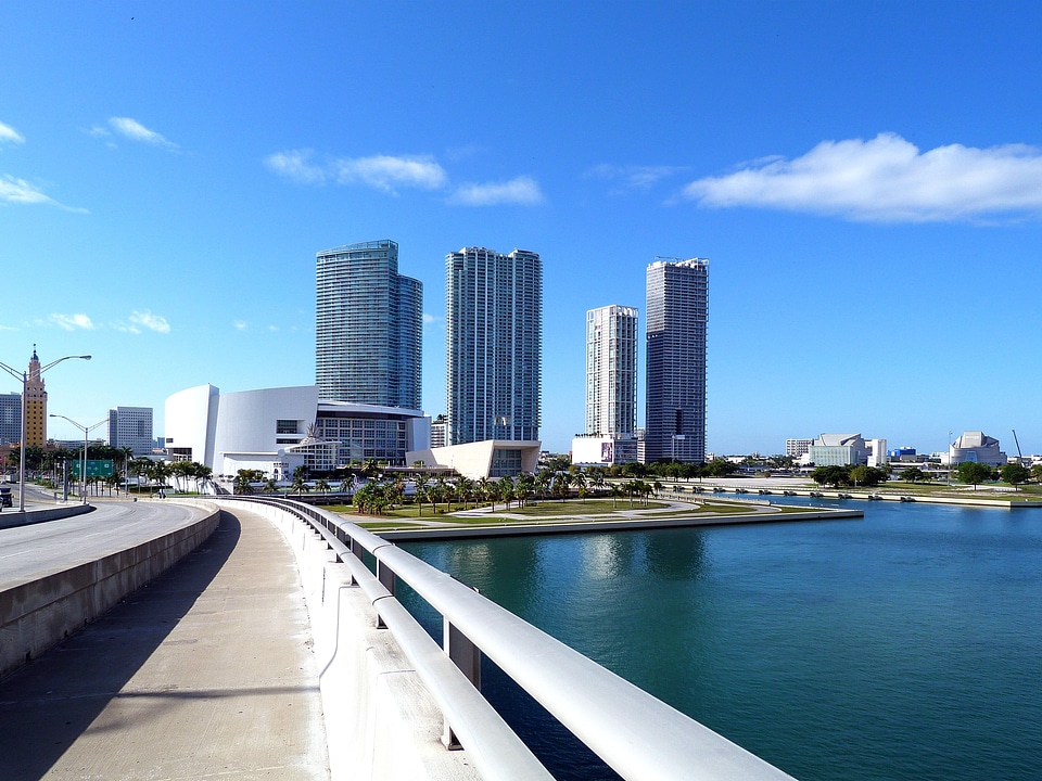 Building water miami beach