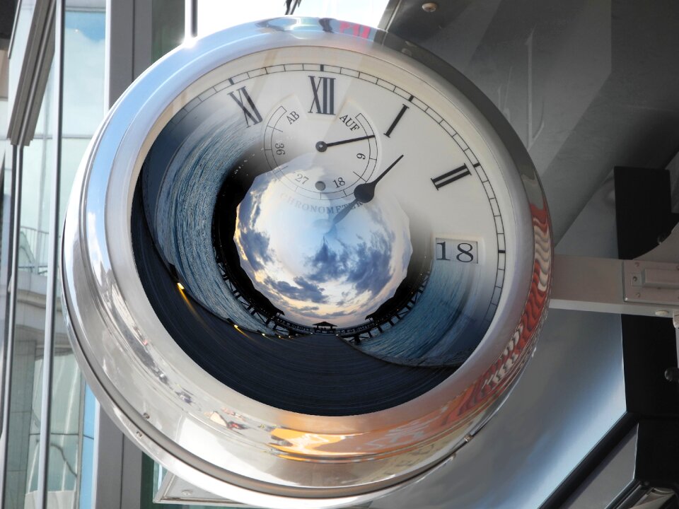 Vacations clock silver