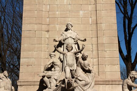 Landmark sculpture architecture