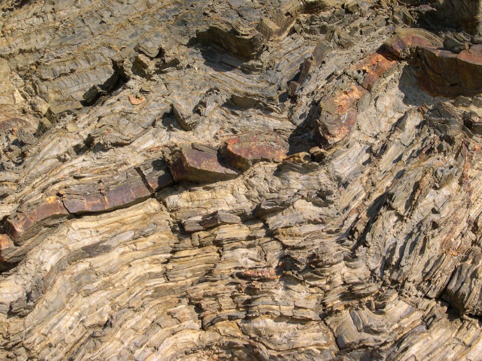 Slate warp west coast portugal
