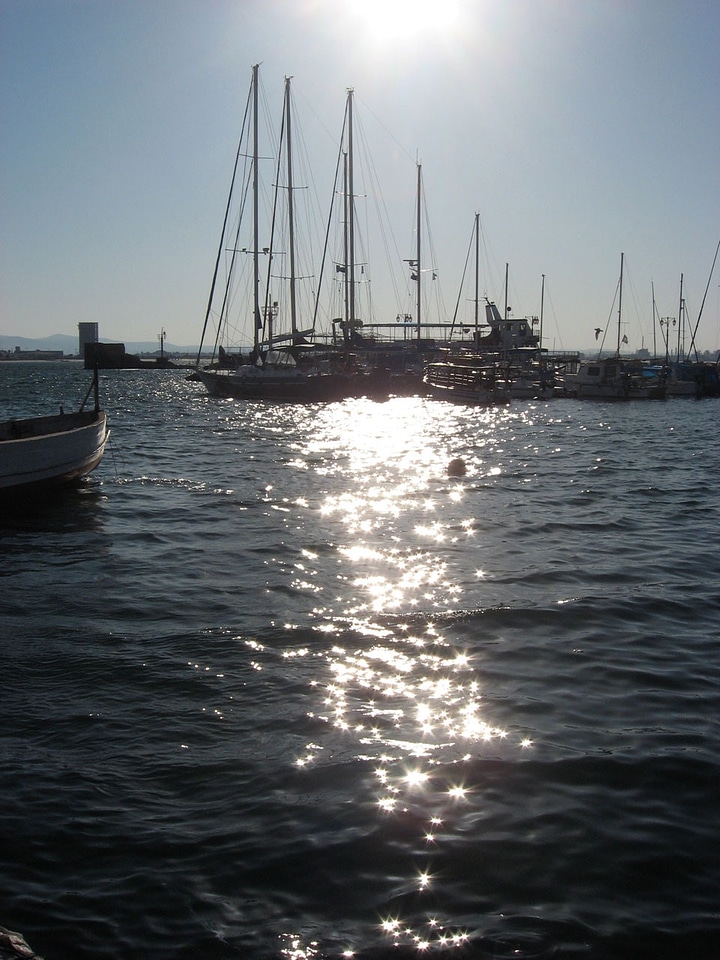Reflection boats mast