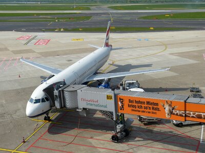 Air traffic aircraft departure photo