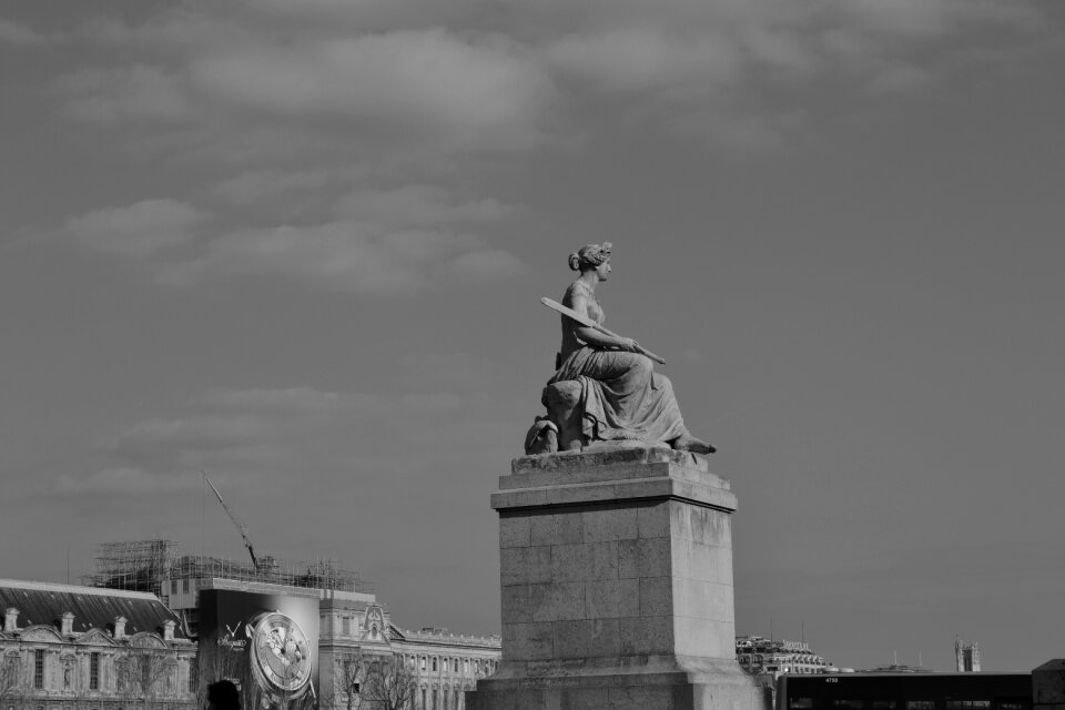 Sculptures sky monument