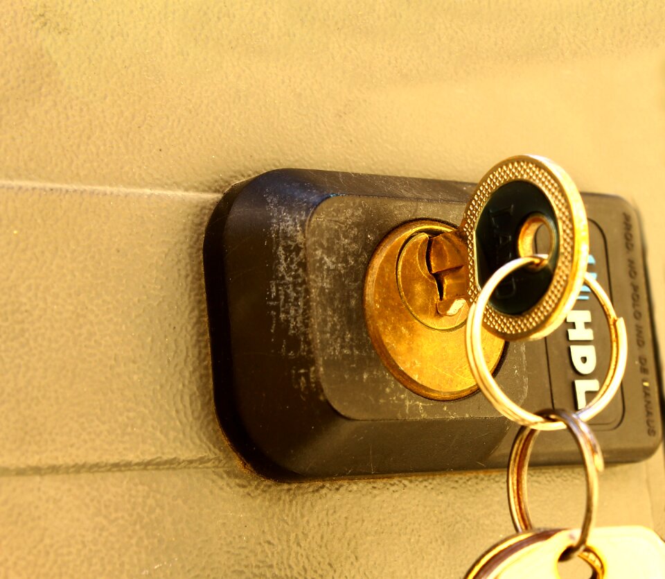 Keys open opening