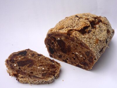 Fruits bread raisins