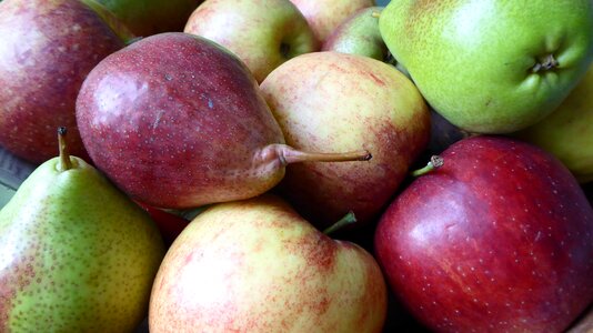 Apple vitamins yellow