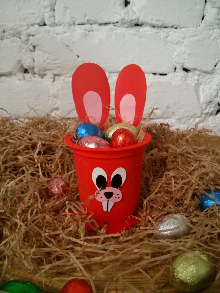 Easter hay red