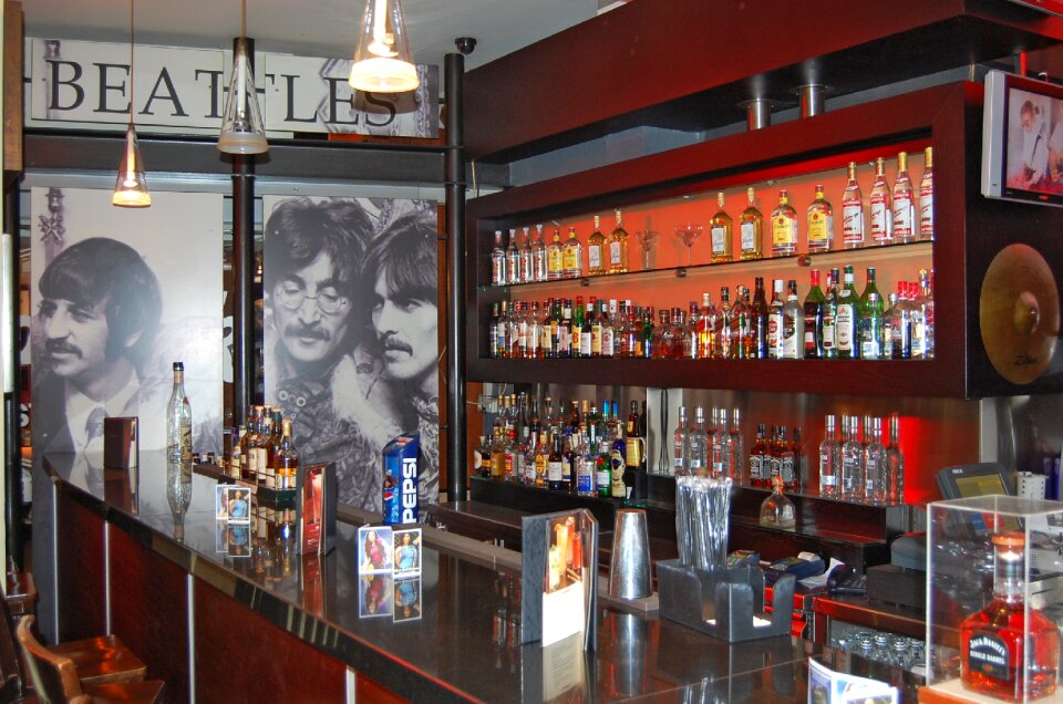 Hard rock cafe counter bar