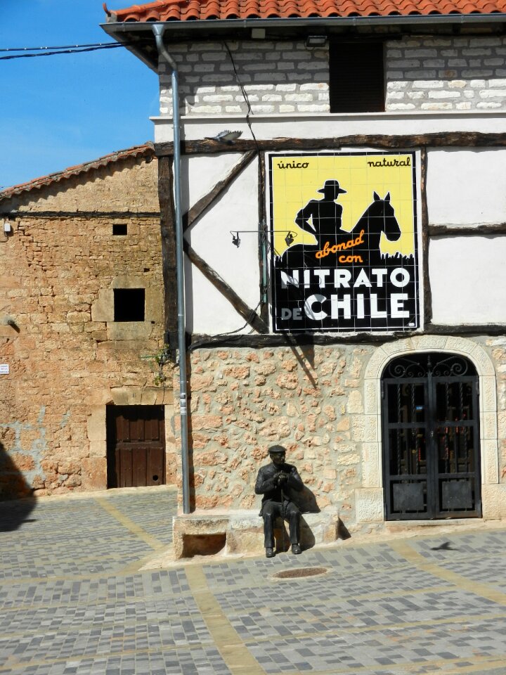 Chile nitrate calm statue