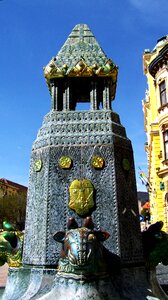 Fountain pecs zsolnay eosin