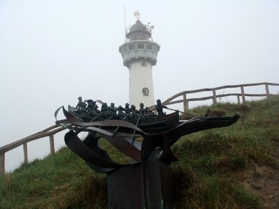 Statue boat rowers