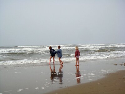Play mirror beach