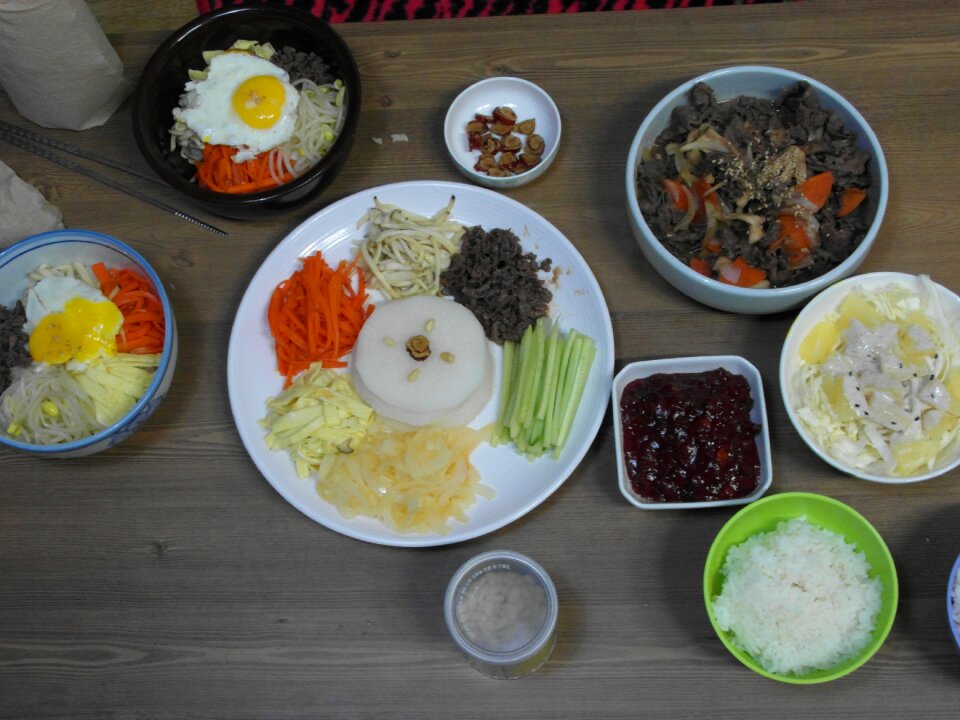 Bibimbap kitchen table