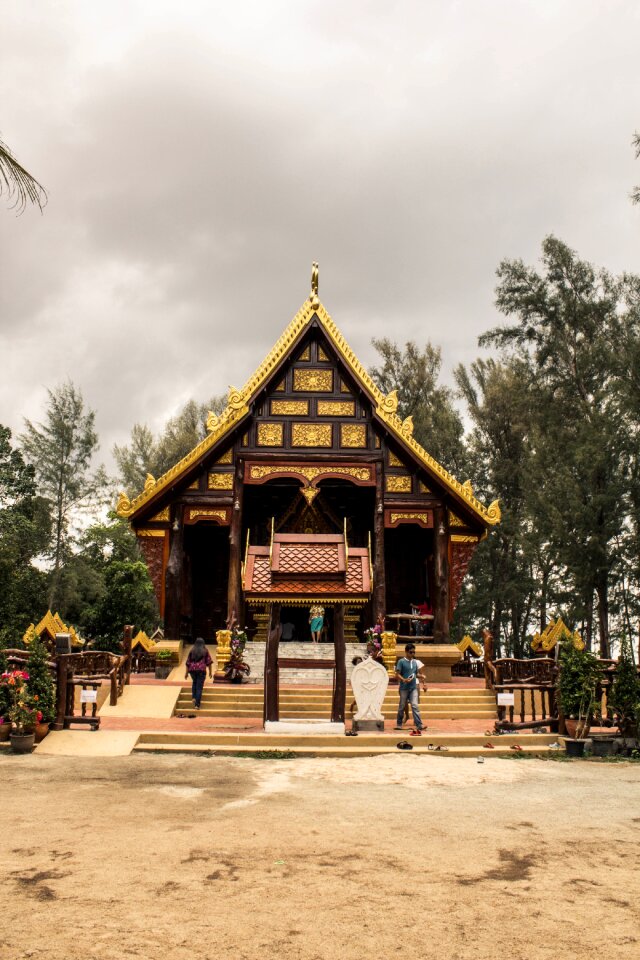 Wat tha sai measure temple
