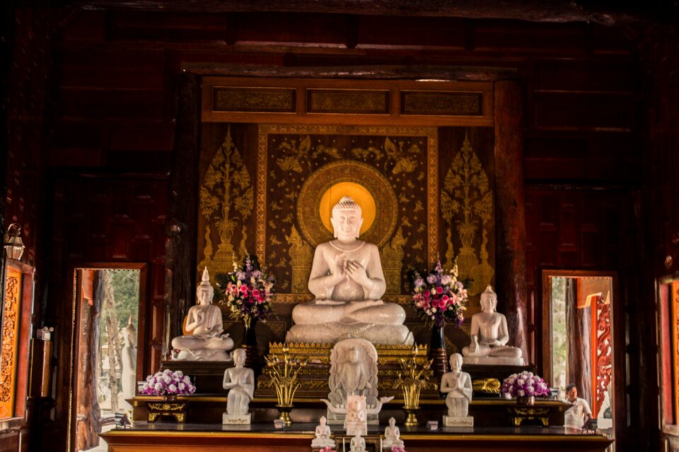 Wat tha sai measure temple