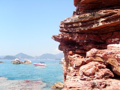 Sea rocks boat