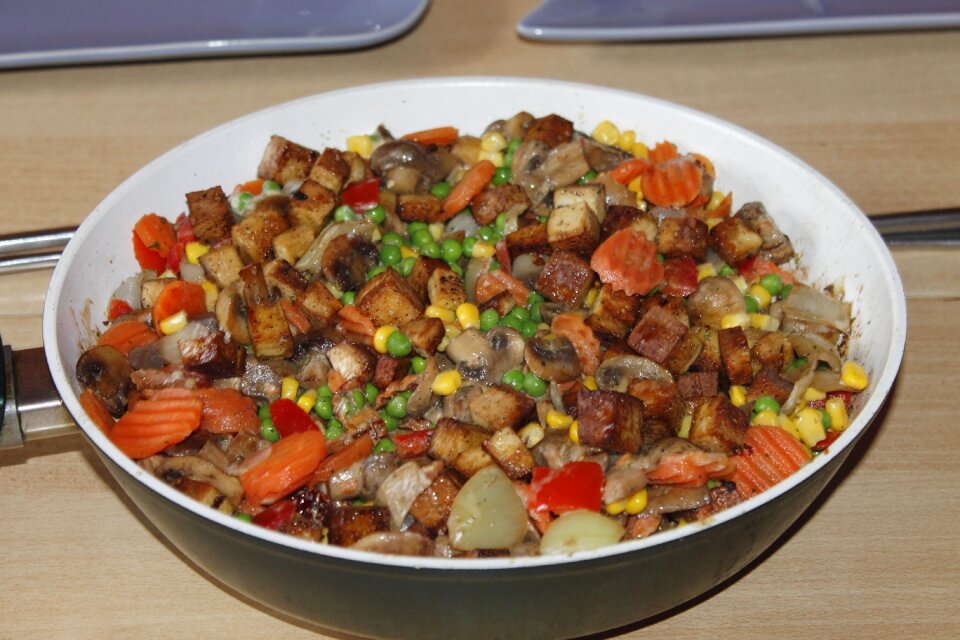 Cook eat delicious