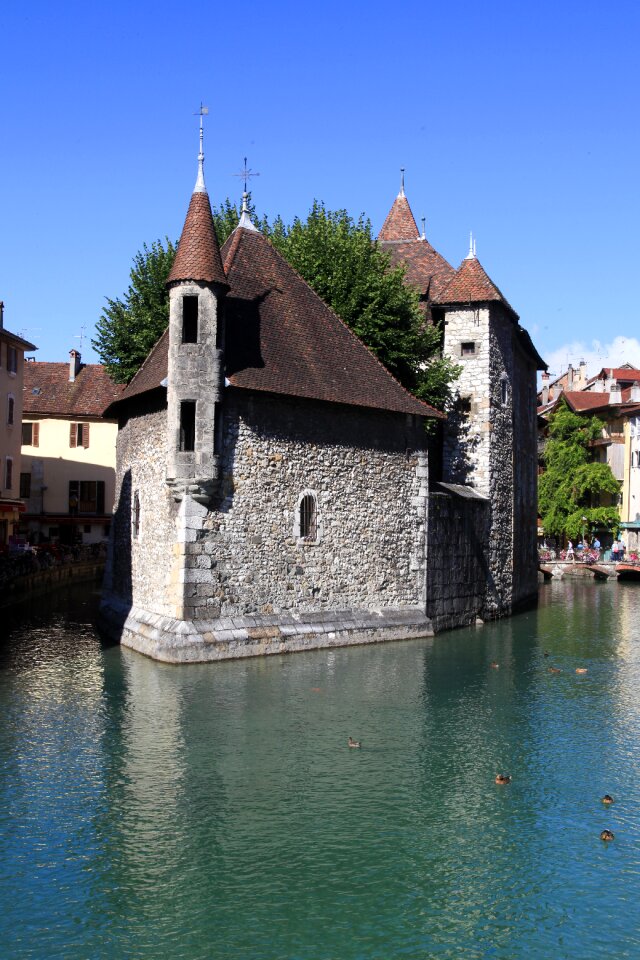 Former monument water