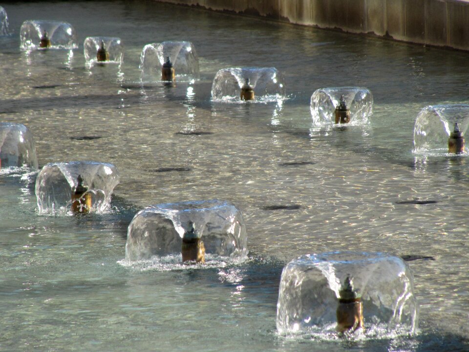 Fountains source sparkles