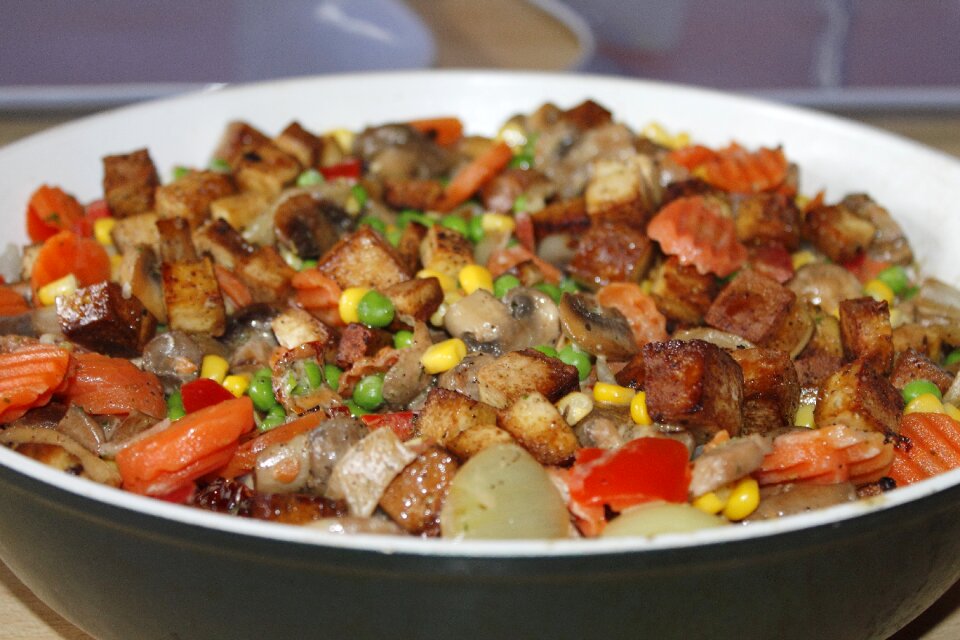 Cook eat delicious